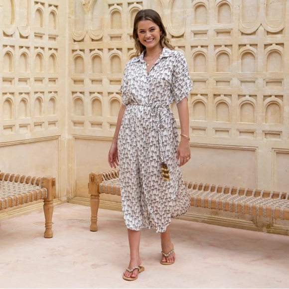 Skemo Dresses & Skirts - Skemo Palmerita Palm Print Short Sleeve Tie Waist Shirt Midi Dress White/Navy M